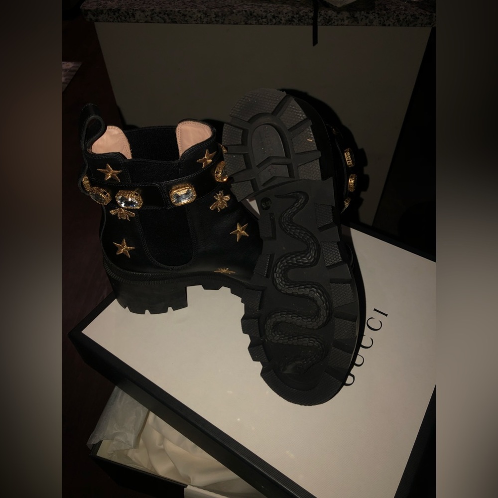 Gucci Embroidered Leather Ankle Boot With Belt in Black